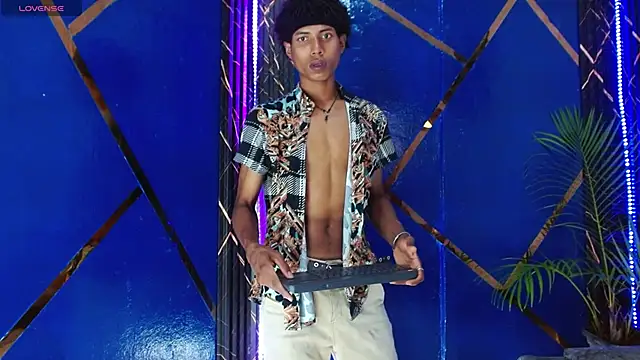 Walkers05 online show from April 20, 2026, 6:53 pm