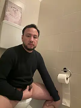 latinocalientehot online show from March 9, 2026, 8:13 pm