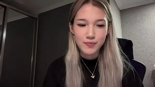 lilXdomiii online show from February 8, 2026, 5:49 pm