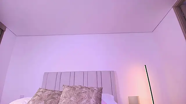 Anna-Lynn online show from April 21, 2026, 2:51 am