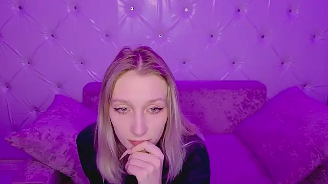 Akiro Kim7 online show from March 5, 2026, 2:18 am