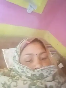 Julilodhi8695 online show from February 12, 2026, 6:08 am