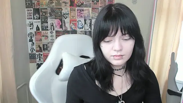 Emma Darkkk online show from February 8, 2026, 5:44 am