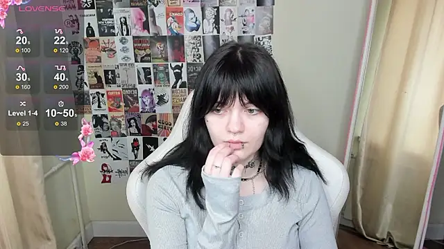 Emma Darkkk online show from February 17, 2026, 5:48 am