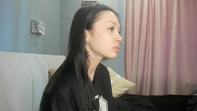 CarmenScott online show from April 20, 2026, 9:45 am