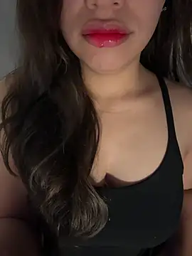 Snapshot of QuynhAnh_2k1 chatting on February 18, 2026, 10:06 pm QuynhAnh 2k1 online show from February 18, 2026, 10:06 pm