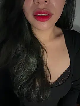 Snapshot of QuynhAnh_2k1 chatting on February 19, 2026, 9:44 pm QuynhAnh 2k1 online show from February 19, 2026, 9:44 pm