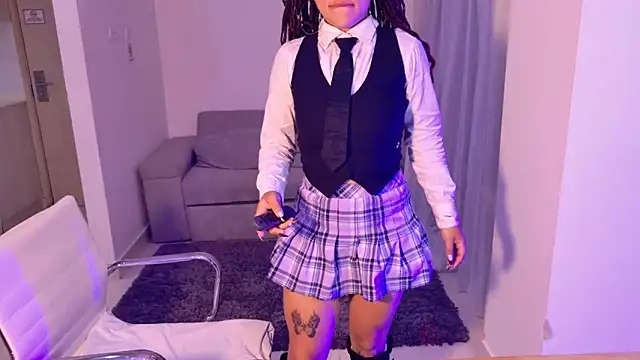 AntonellaBons online show from April 26, 2026, 1:31 pm