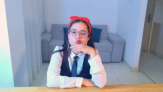 Snapshot of AntonellaBons chatting on June 5, 2026, 6:52 am AntonellaBons online show from June 5, 2026, 6:52 am