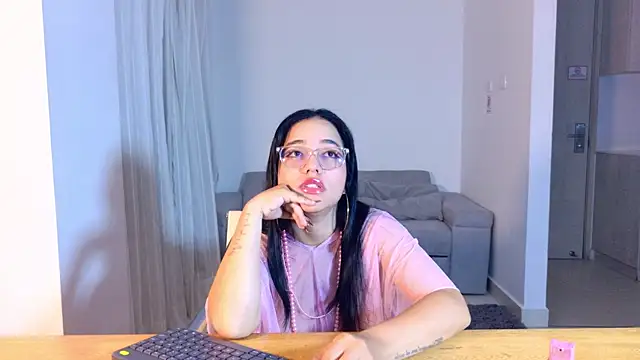 AntonellaBons online show from July 5, 2026, 4:41 am
