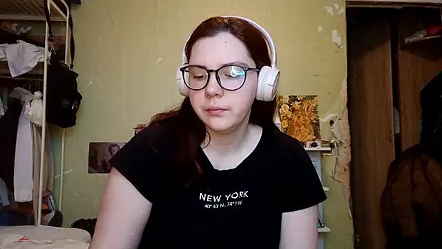 VannessaDillenbeck online show from March 9, 2026, 6:06 am