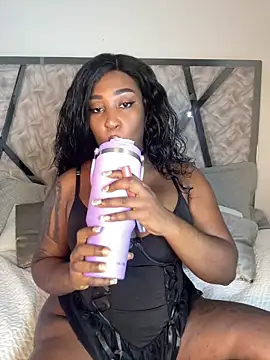 Denise wolfe21 online show from February 5, 2026, 7:40 pm