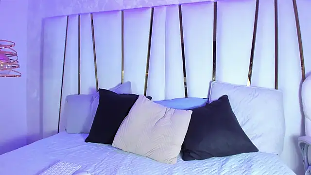 SofiaGlow  online show from February 12, 2026, 3:01 am