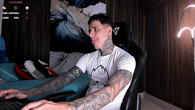 trisstann  online show from April 23, 2026, 4:09 pm