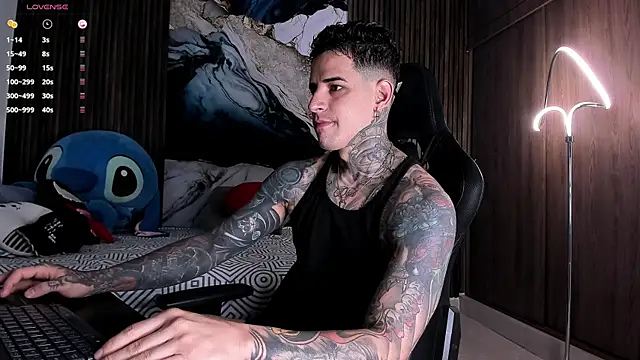 Snapshot of trisstann_ chatting on June 20, 2026, 4:32 pm trisstann online show from June 20, 2026, 4:32 pm