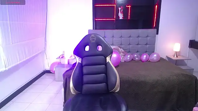 Perla lovely  online show from February 15, 2026, 12:25 pm