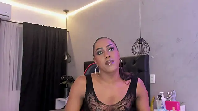 naomi  blair online show from July 23, 2026, 3:37 am