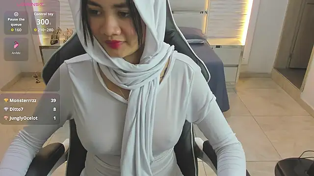 Yaiza farak online show from February 10, 2026, 2:26 am