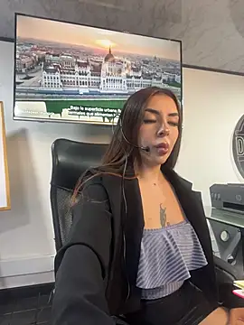 Sweet bellaa  online show from April 22, 2026, 6:38 am