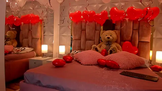 Paris Velvet online show from February 17, 2026, 11:11 pm