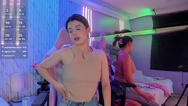 KatyParisi online show from February 9, 2026, 8:35 pm