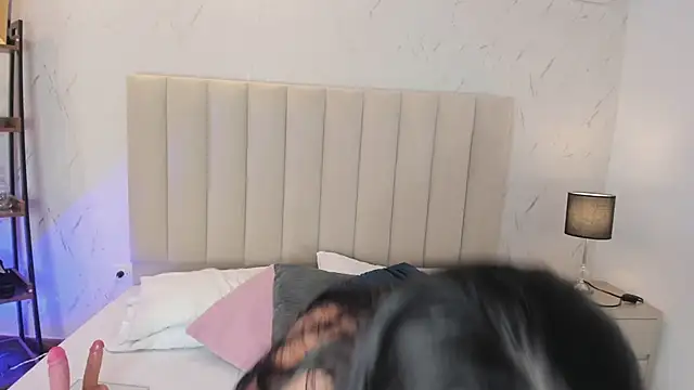 ViolettaRousee  online show from May 28, 2026, 10:18 pm