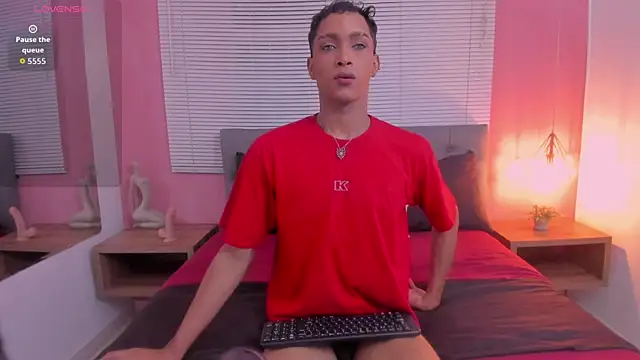 drako18  online show from April 7, 2026, 3:51 am