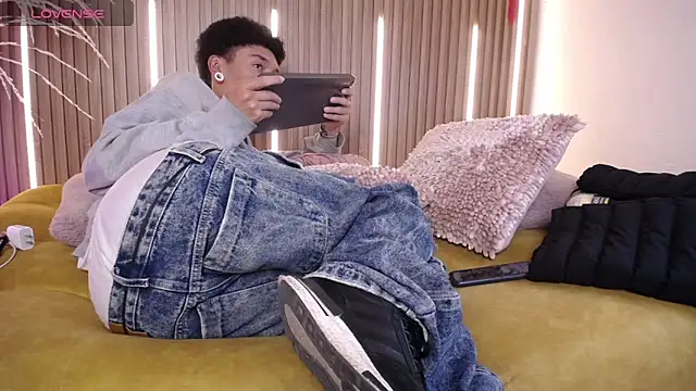 David Banks  online show from March 18, 2026, 12:52 pm