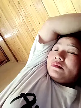 quynhbupbe11 online show from February 7, 2026, 5:11 am