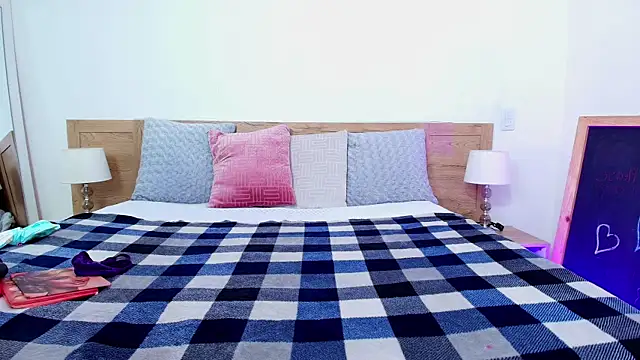 Lia Nova online show from April 21, 2026, 12:11 pm