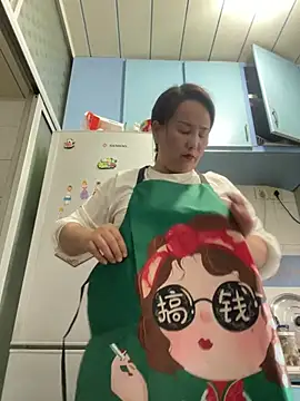 Youyou 12 online show from April 12, 2026, 9:47 am