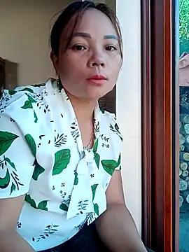 Snapshot of neyney110 chatting on May 13, 2026, 11:44 pm neyney110 online show from May 13, 2026, 11:44 pm