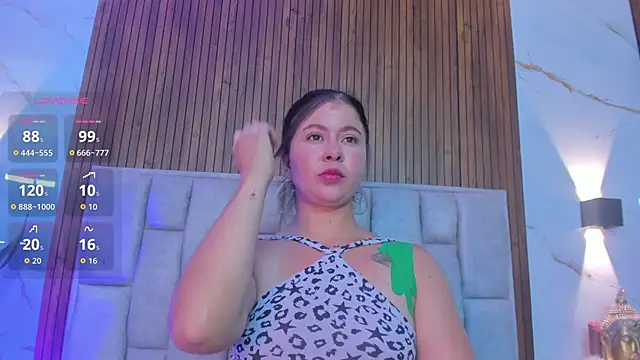 Snapshot of Scarlet_Rosexx chatting on May 20, 2026, 2:51 am Scarlet Rosexx online show from May 20, 2026, 2:51 am