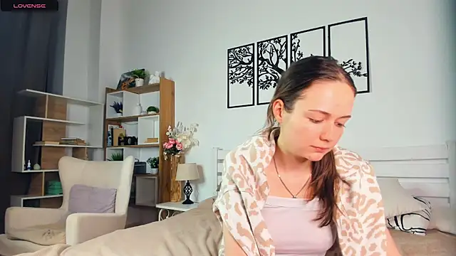 MalvinaTrafford online show from April 18, 2026, 6:34 pm