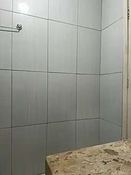 Manu Manu05 online show from April 22, 2026, 2:29 pm