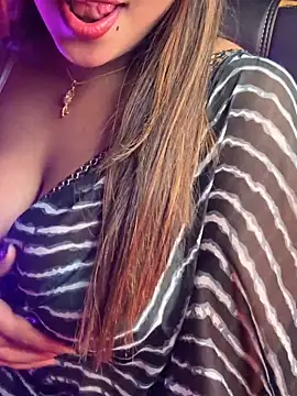 queen-panda online show from February 24, 2026, 5:44 pm