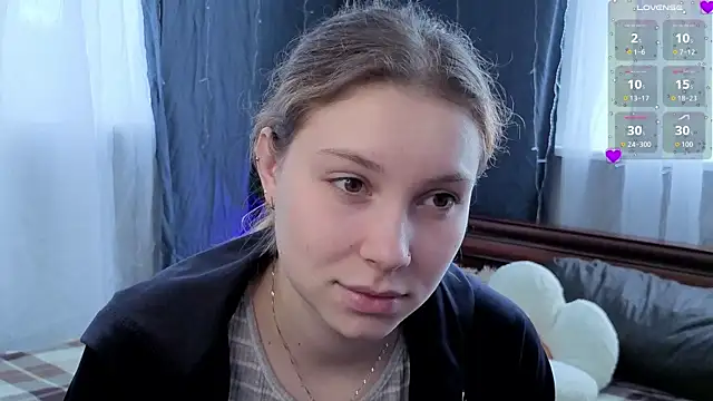 JadwigaTagliavia online show from April 6, 2026, 6:47 am