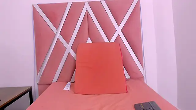 LIZEY LYNCH online show from February 20, 2026, 11:54 am