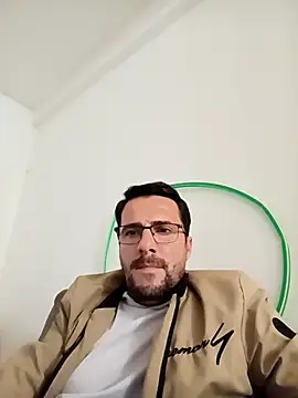 NatanCasad0 online show from February 5, 2026, 9:41 pm