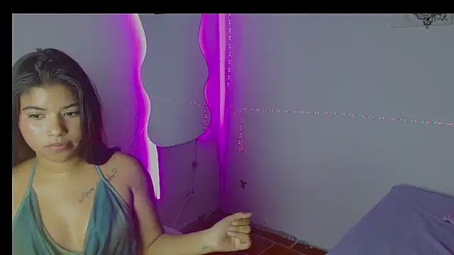 Charlothe 18 online show from February 15, 2026, 8:24 am