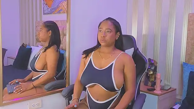 Snapshot of amara_queen_ chatting on March 6, 2026, 1:07 pm amara queen online show from March 6, 2026, 1:07 pm