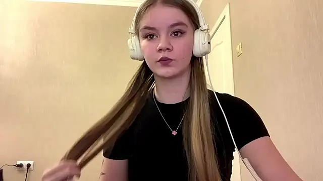 AgnesShy  online show from March 2, 2026, 7:26 am