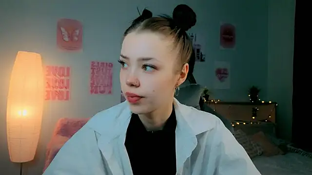 Vexnexe online show from February 3, 2026, 4:21 am