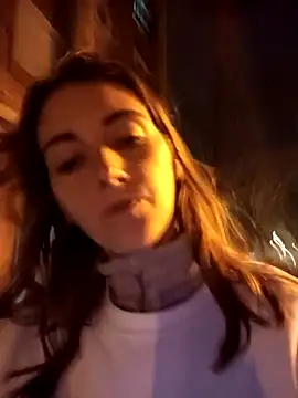 laparejaideal08 online show from March 3, 2026, 9:31 pm