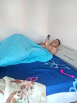 laparejaideal08 online show from April 18, 2026, 7:12 am