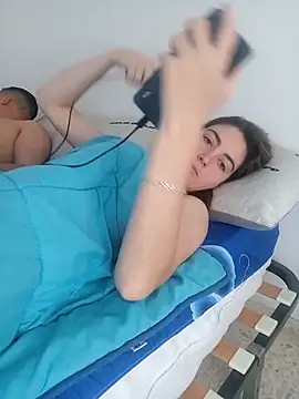 laparejaideal08 online show from April 20, 2026, 7:11 am