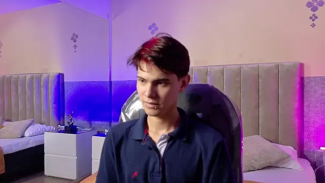 Derek Sinn online show from April 4, 2026, 7:55 pm