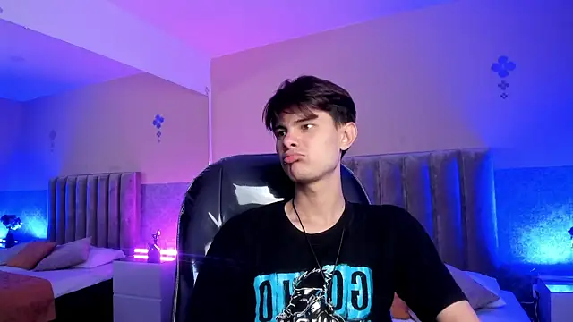 Derek Sinn online show from April 21, 2026, 1:42 am