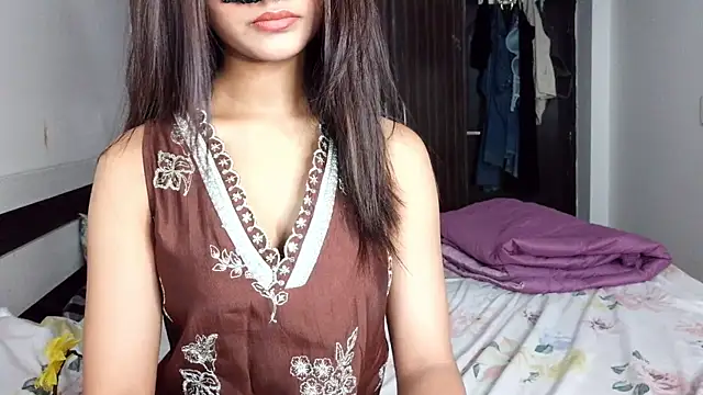 Snapshot of Alina_Teen chatting on June 25, 2026, 12:09 pm Alina Teen online show from June 25, 2026, 12:09 pm