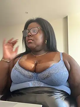 Snapshot of BouncyBBW chatting on April 23, 2026, 10:36 am BouncyBBW online show from April 23, 2026, 10:36 am